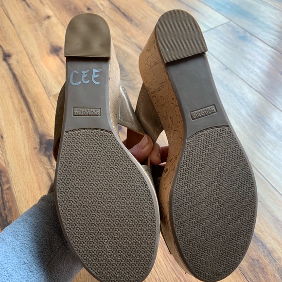 Shimmery Bronze Colored Sonoma Wedges - Picture 2 of 8